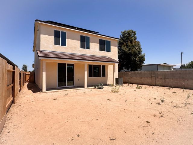 454 W Windsor, Clovis, CA 93612