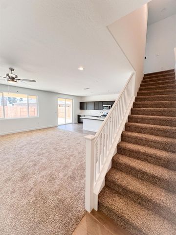 454 W Windsor, Clovis, CA 93612
