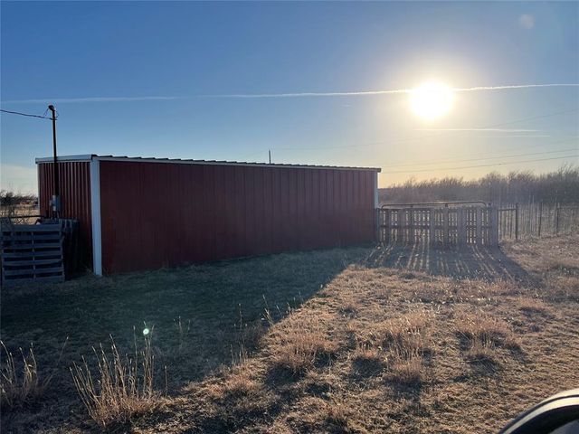 101 S Highland Avenue, Hobart, OK 73651