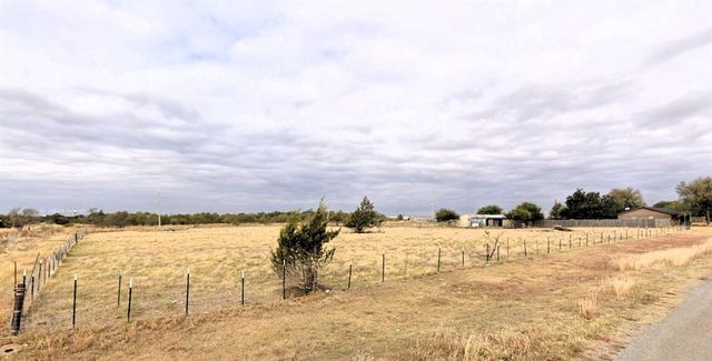 101 S Highland Avenue, Hobart, OK 73651