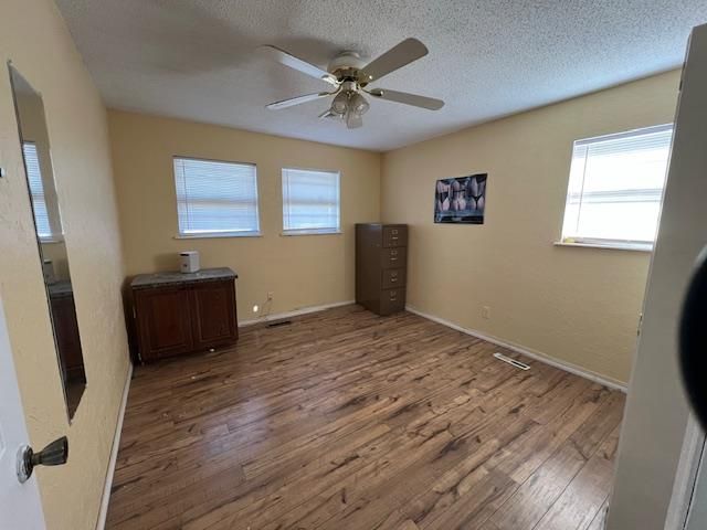 101 S Highland Avenue, Hobart, OK 73651