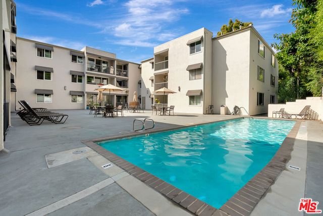 8535 W West Knoll Drive 107, West Hollywood, CA 90069