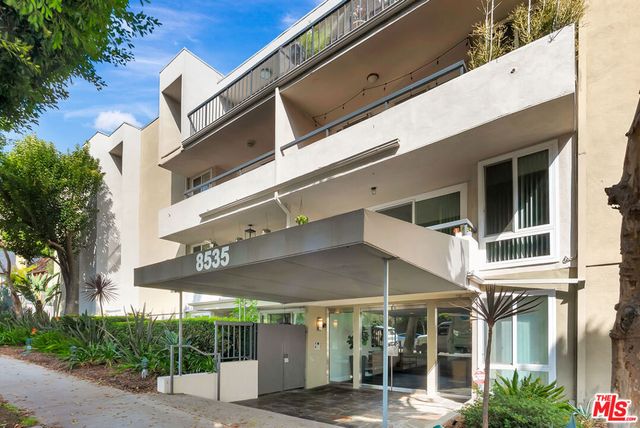 8535 W West Knoll Drive 107, West Hollywood, CA 90069