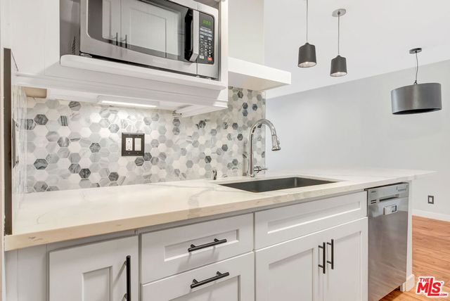 8535 W West Knoll Drive 107, West Hollywood, CA 90069