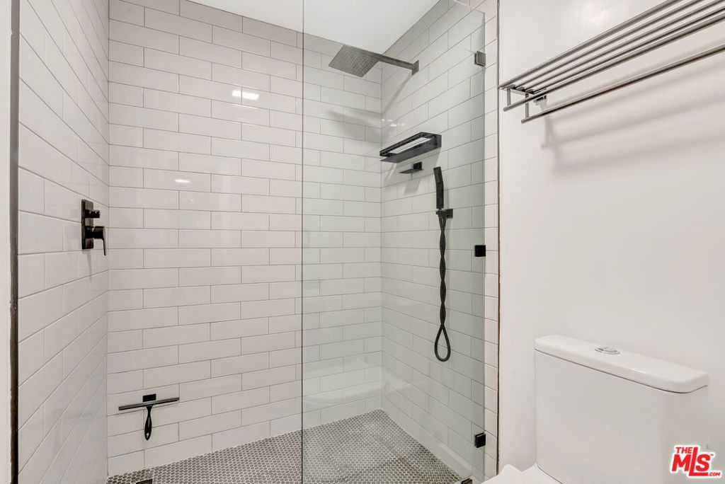 Image 11 of property listing at 8535 W West Knoll Drive 107, West Hollywood, CA 90069