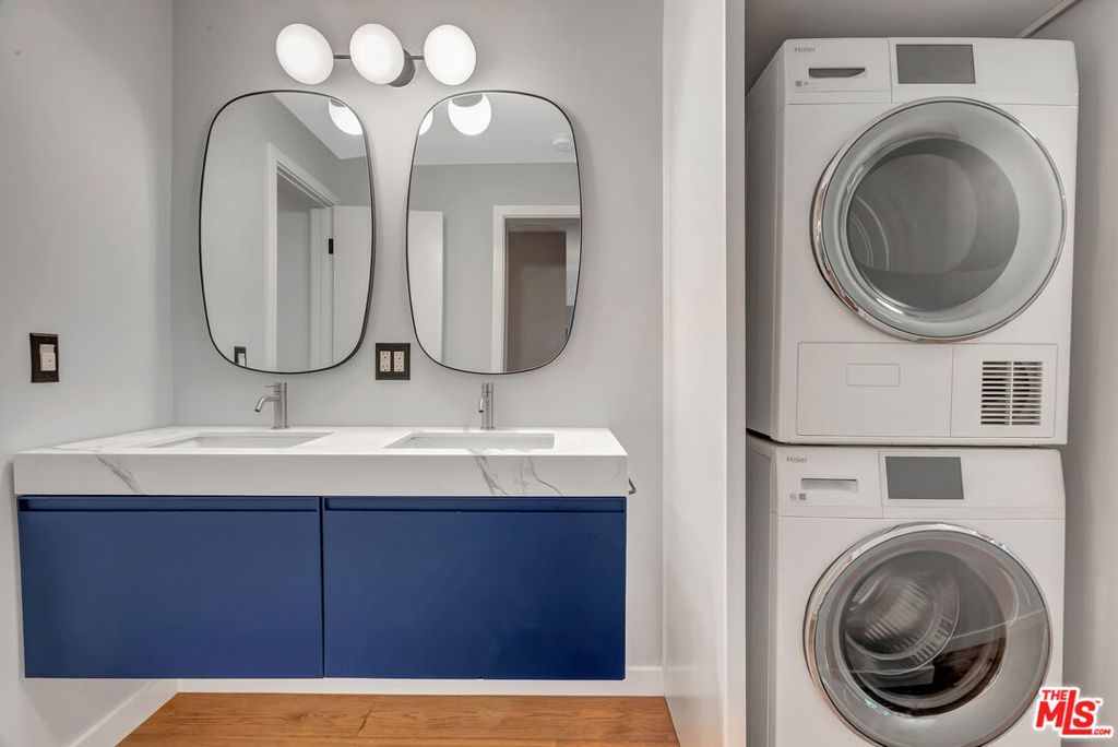 Image 14 of property listing at 8535 W West Knoll Drive 107, West Hollywood, CA 90069