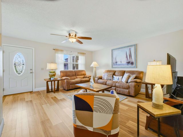 755 Normandy P, Delray Beach, FL 33484
