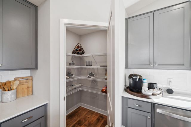 1671 Shasta Drive, Shakopee, MN 55379