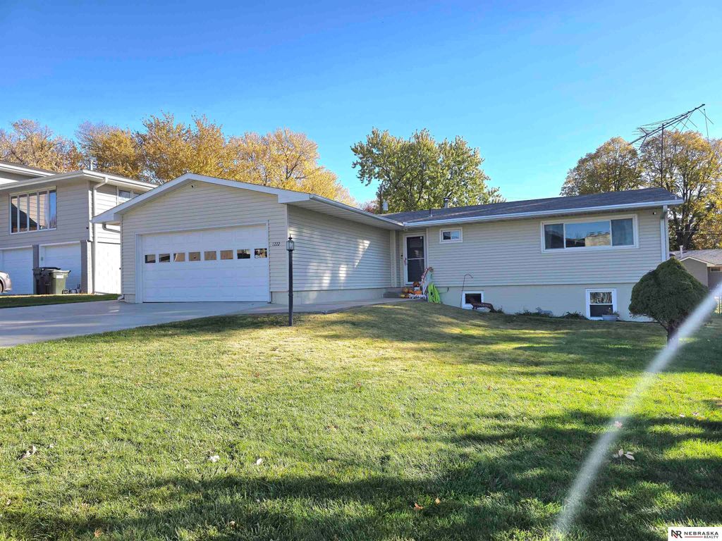 1222 N Birch Street, Wahoo, NE 68066