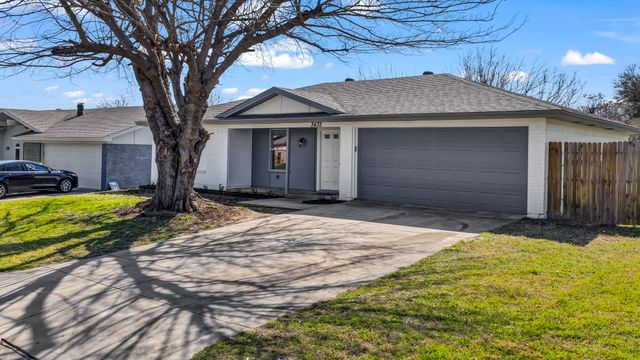 3432 Woodbridge Drive, Forest Hill, TX 76140