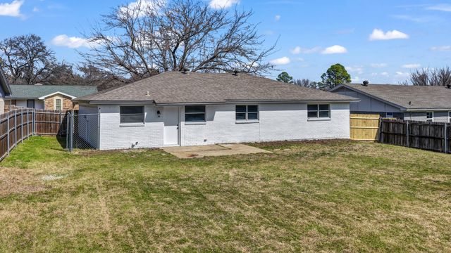3432 Woodbridge Drive, Forest Hill, TX 76140