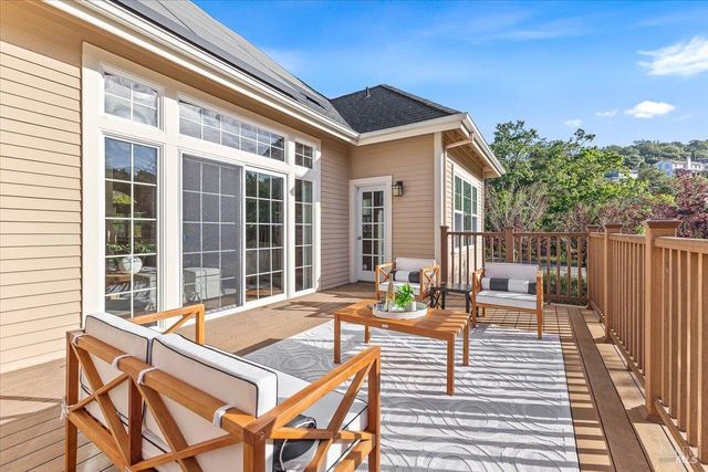 134 Moonlight Dr, Healdsburg, CA 95448