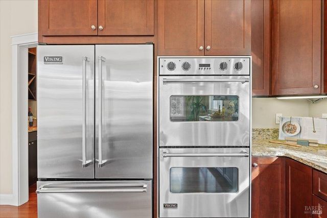 134 Moonlight Dr, Healdsburg, CA 95448