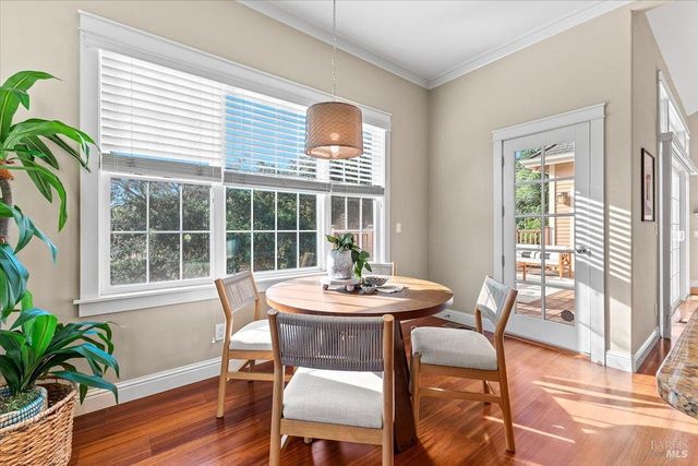 134 Moonlight Dr, Healdsburg, CA 95448