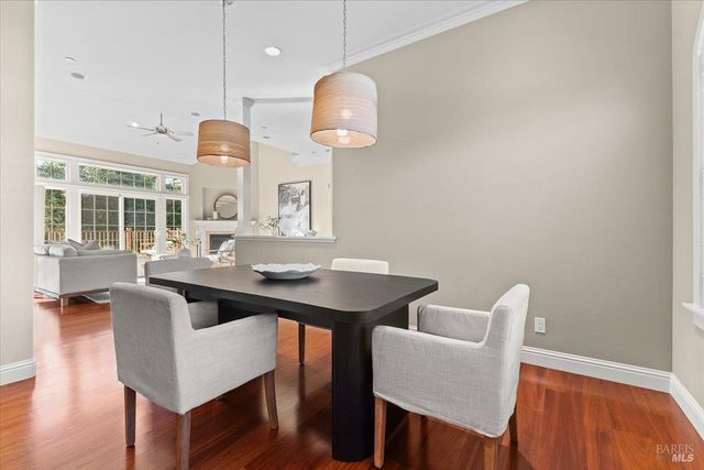 134 Moonlight Dr, Healdsburg, CA 95448