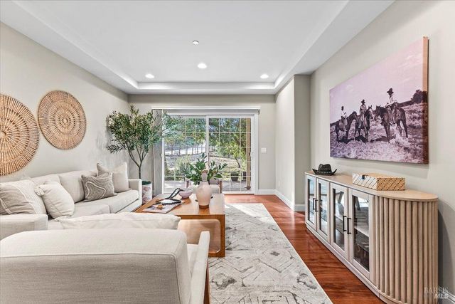 134 Moonlight Dr, Healdsburg, CA 95448