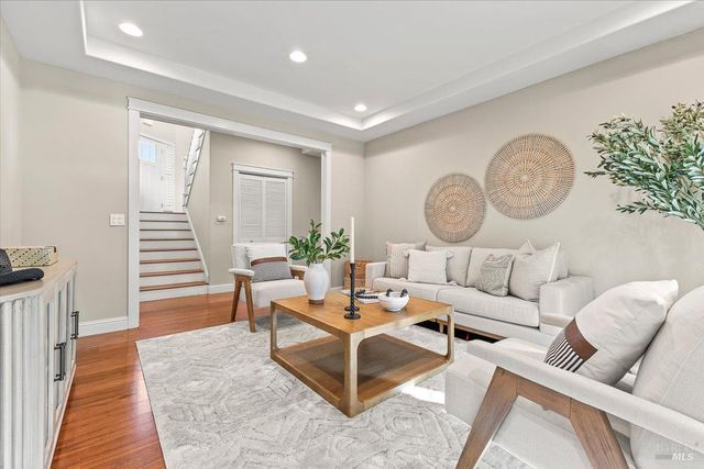 134 Moonlight Dr, Healdsburg, CA 95448