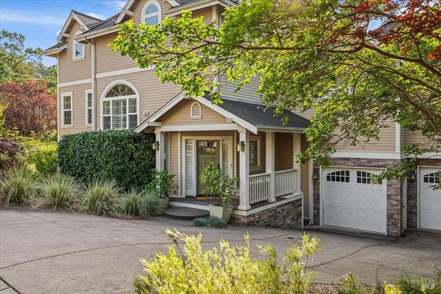 134 Moonlight Dr, Healdsburg, CA 95448