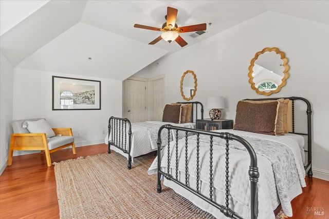 134 Moonlight Dr, Healdsburg, CA 95448