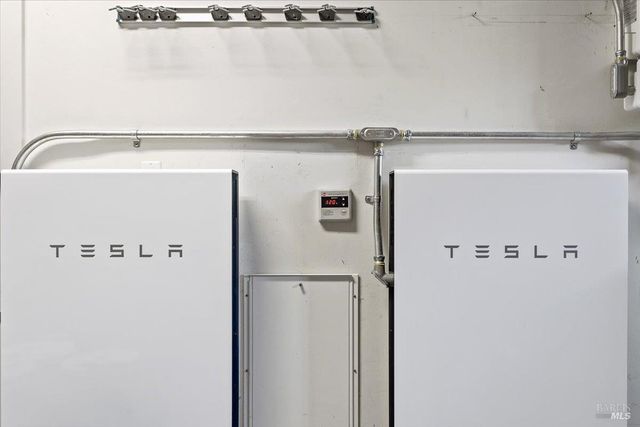 134 Moonlight Dr, Healdsburg, CA 95448