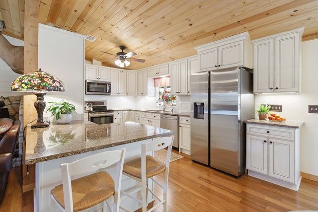 165 Mari-B, Center Point, TX 78010