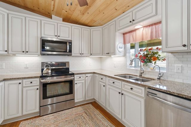 165 Mari-B, Center Point, TX 78010