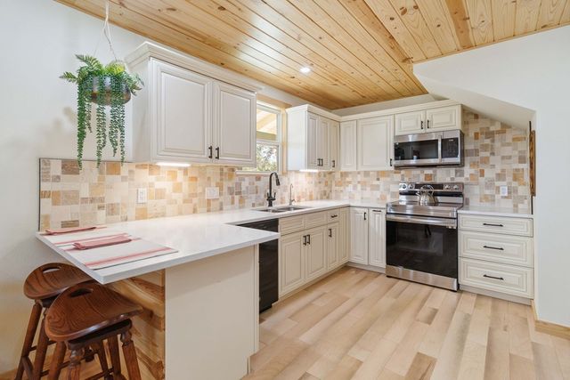 165 Mari-B, Center Point, TX 78010