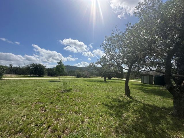 165 Mari-B, Center Point, TX 78010