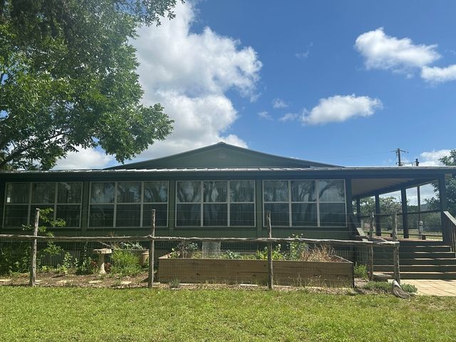 165 Mari-B, Center Point, TX 78010