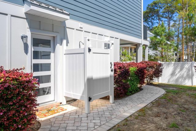 103 Clam Digger Loop, Pawleys Island, SC 29585