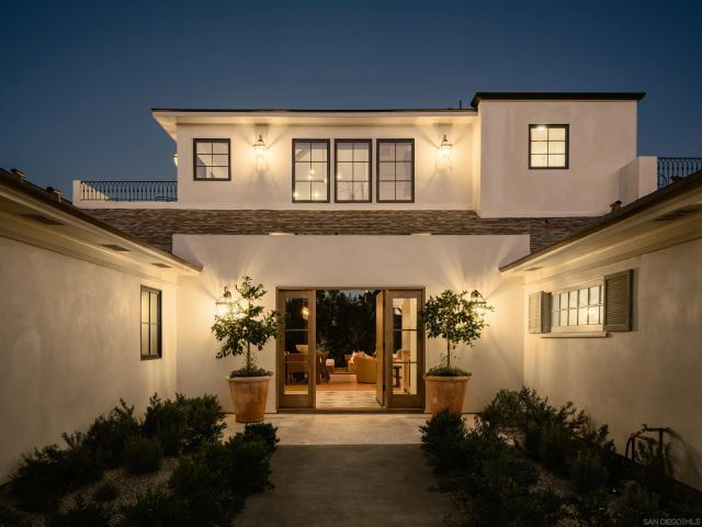 8901 Nottingham Place, La Jolla, CA 92037