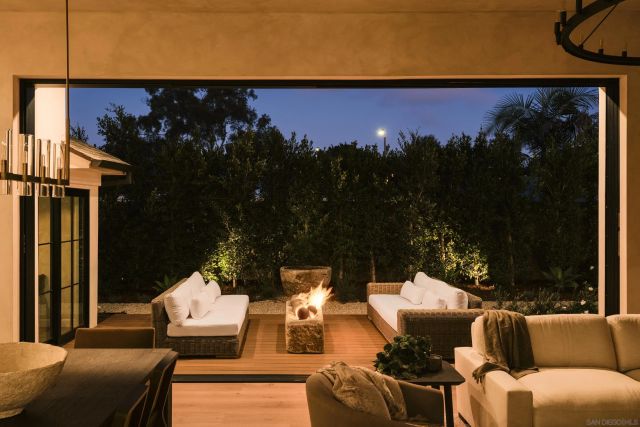 8901 Nottingham Place, La Jolla, CA 92037