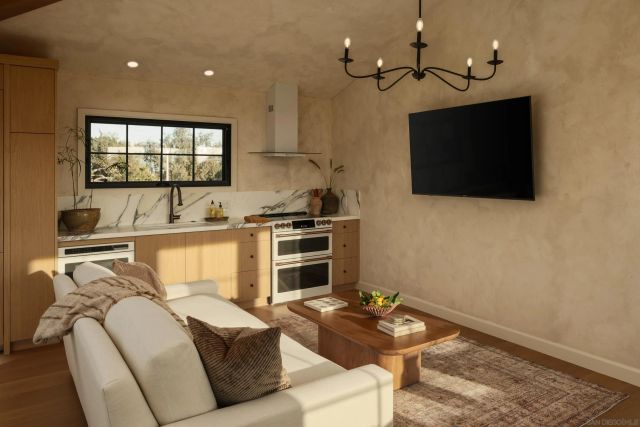 8901 Nottingham Place, La Jolla, CA 92037