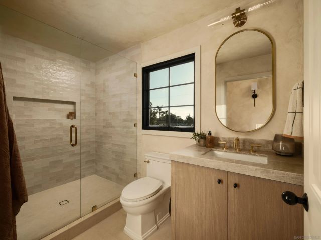 8901 Nottingham Place, La Jolla, CA 92037