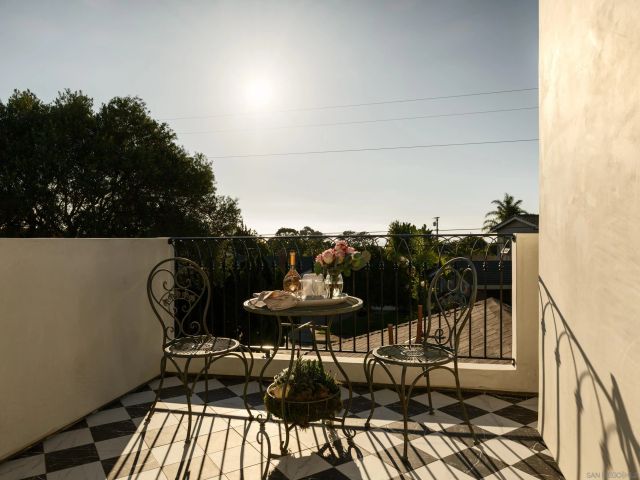 8901 Nottingham Place, La Jolla, CA 92037