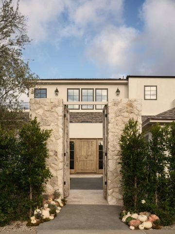 8901 Nottingham Place, La Jolla, CA 92037