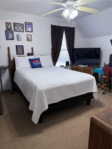 2600 Symphony Park Drive, Bryan, TX 77802