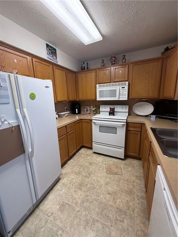 2600 Symphony Park Drive, Bryan, TX 77802
