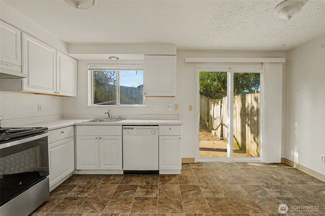 911 W 29th Street, Vancouver, WA 98660