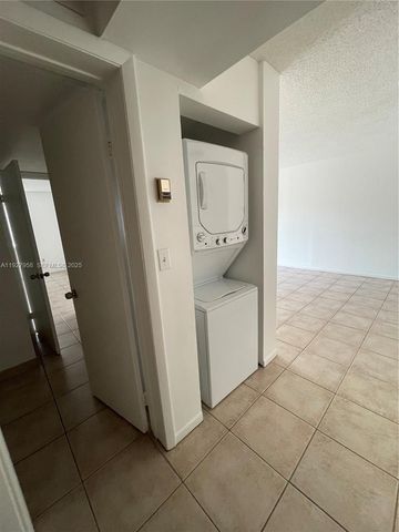 15201 SW 80th St 206, Miami, FL 33193