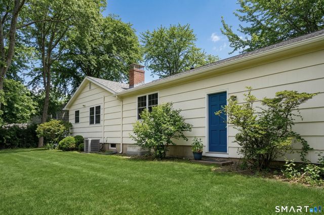23 Meadowood Lane, Old Saybrook, CT 06475