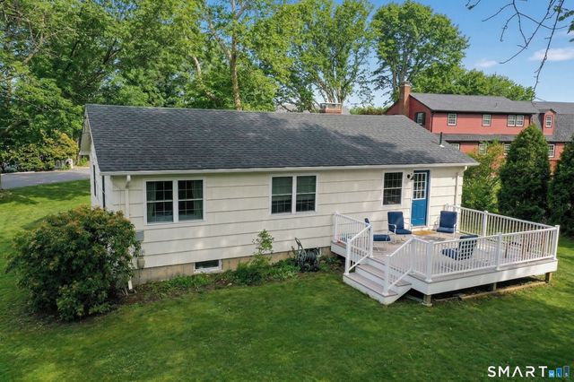 23 Meadowood Lane, Old Saybrook, CT 06475