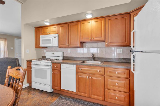 569 N COLES AVE, Maple Shade, NJ 08052