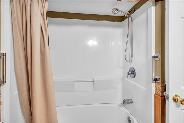 569 N COLES AVE, Maple Shade, NJ 08052