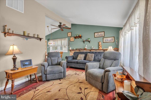 569 N COLES AVE, Maple Shade, NJ 08052