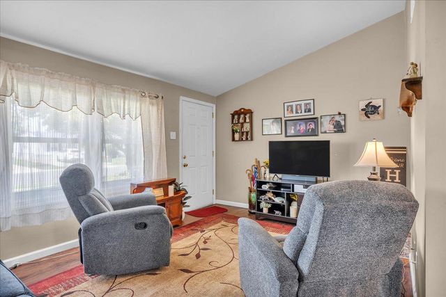 569 N COLES AVE, Maple Shade, NJ 08052