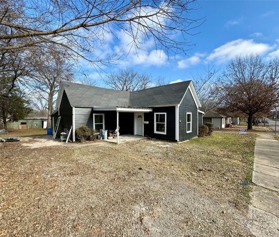 400 S 4th Street, Bonham, TX 75418