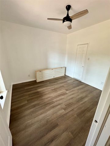 400 S 4th Street, Bonham, TX 75418