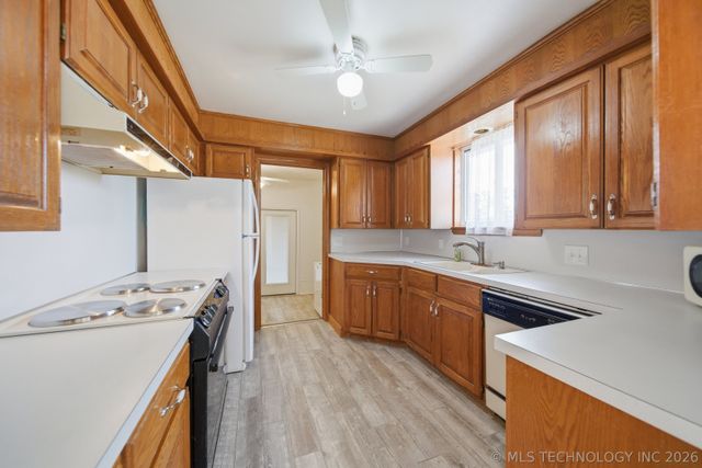 18100 E 96th Street, Broken Arrow, OK 74012