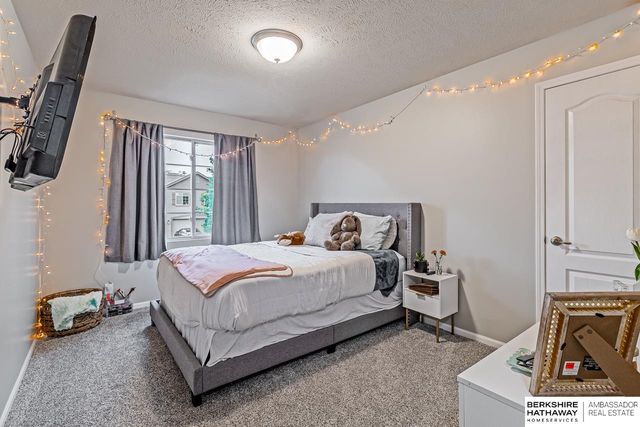 13928 Iowa Street, Omaha, NE 68142